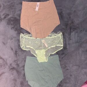 Victorias Secret 3 Pack Briefs Size S NWT
